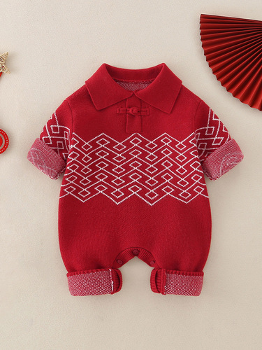 New Red Baby Worship Winter Outfit for Girls Aged 0-2, Festive and Thick Onesie