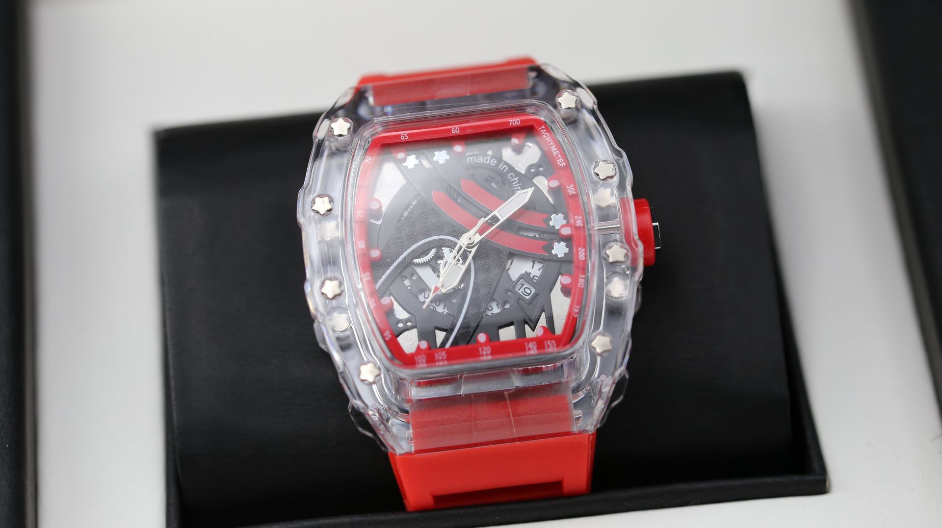 Orologio uomo quarzo luminoso design a botte trasparente_voghion.com