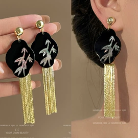 耳环;项链;耳钉