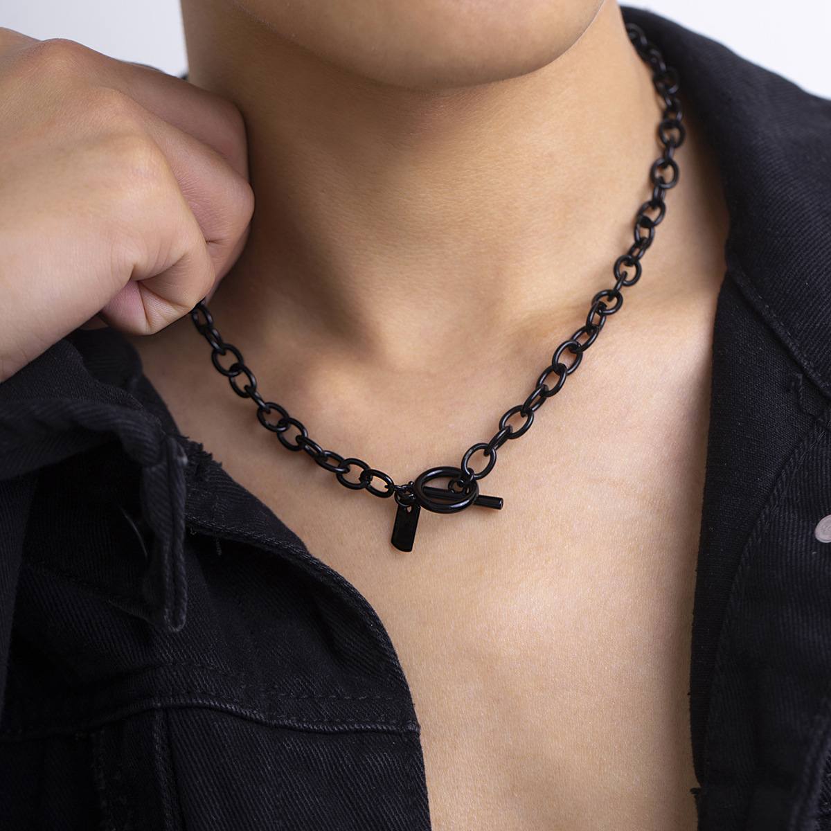 Fashion Solid Color Alloy Stoving Varnish Menu0027S Necklace 1 Piece