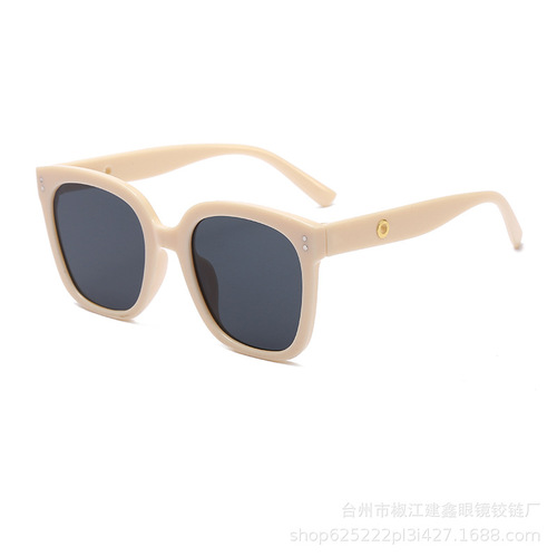 新款太阳眼镜韩版网红同款方框遮阳防紫外线墨镜