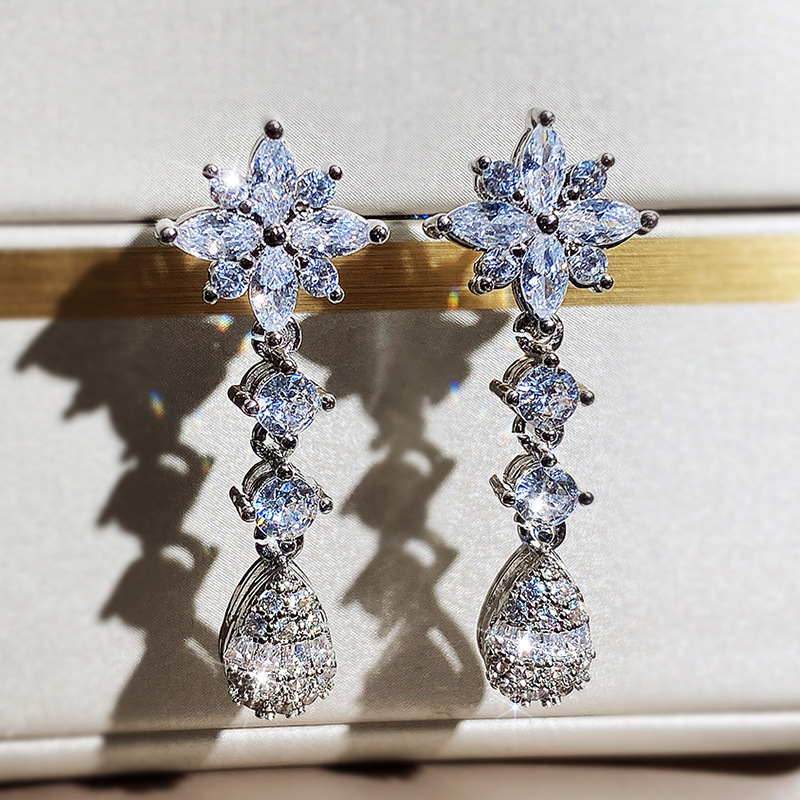 Bridal Jewelry Necklace Three-piece Flower Water Drop Zircon Jewelry Copper Set display picture 4