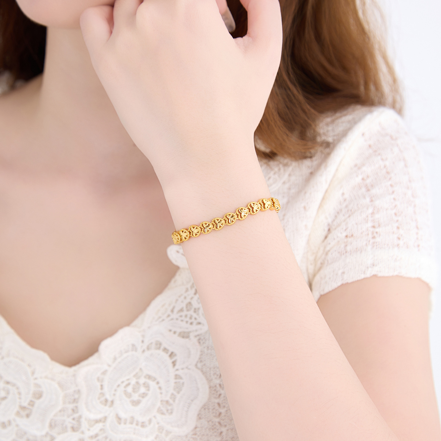 Pulsera con Trébol y Corazón de Aleación de Cobre Calada para Mujer image 3