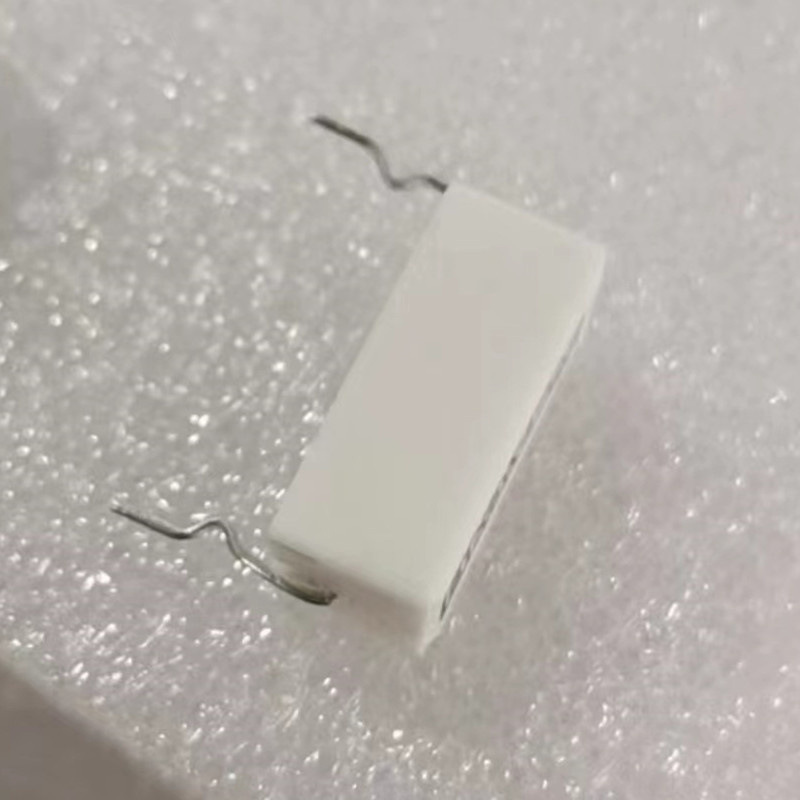 厂家直销i插片水泥电阻50W 10R，性能稳定