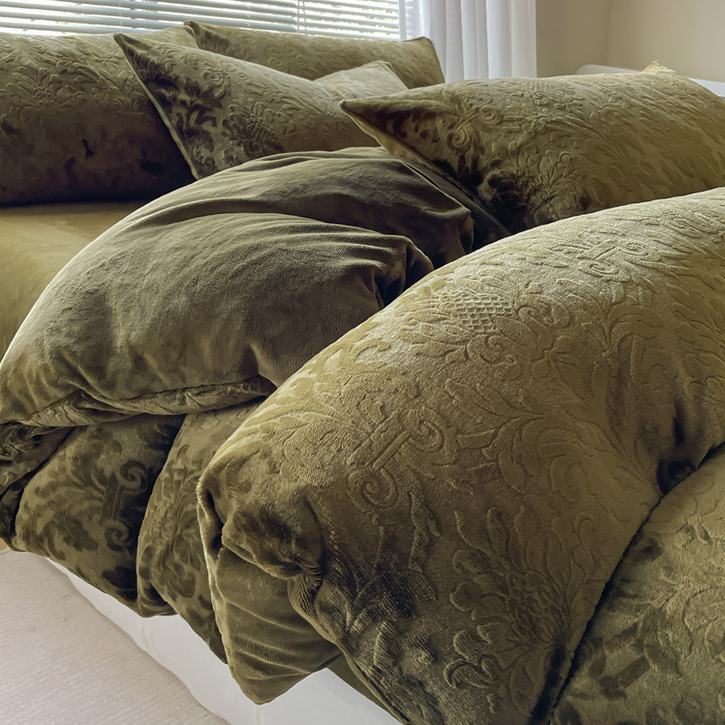 Leche de invierno cama de cuatro piezas set2025 nuevo invierno premium sensación de engrosamiento flange sábanas de coral cubierta