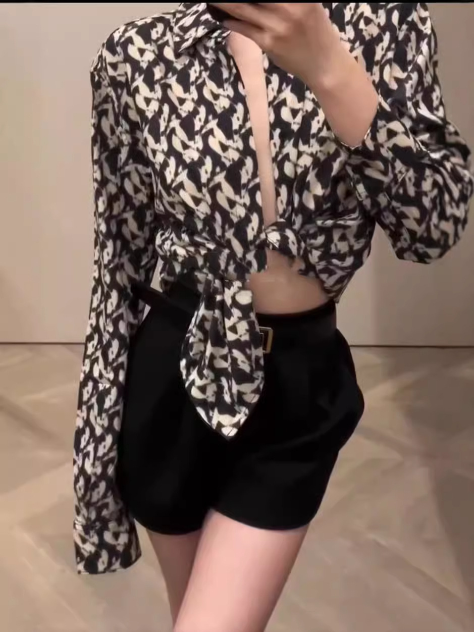 2024 otoño nuevo nicho de diseño novio camisa de estilo de mujer estilo de Hong Kong retro CHIC impresión de mujer camisa de manga larga