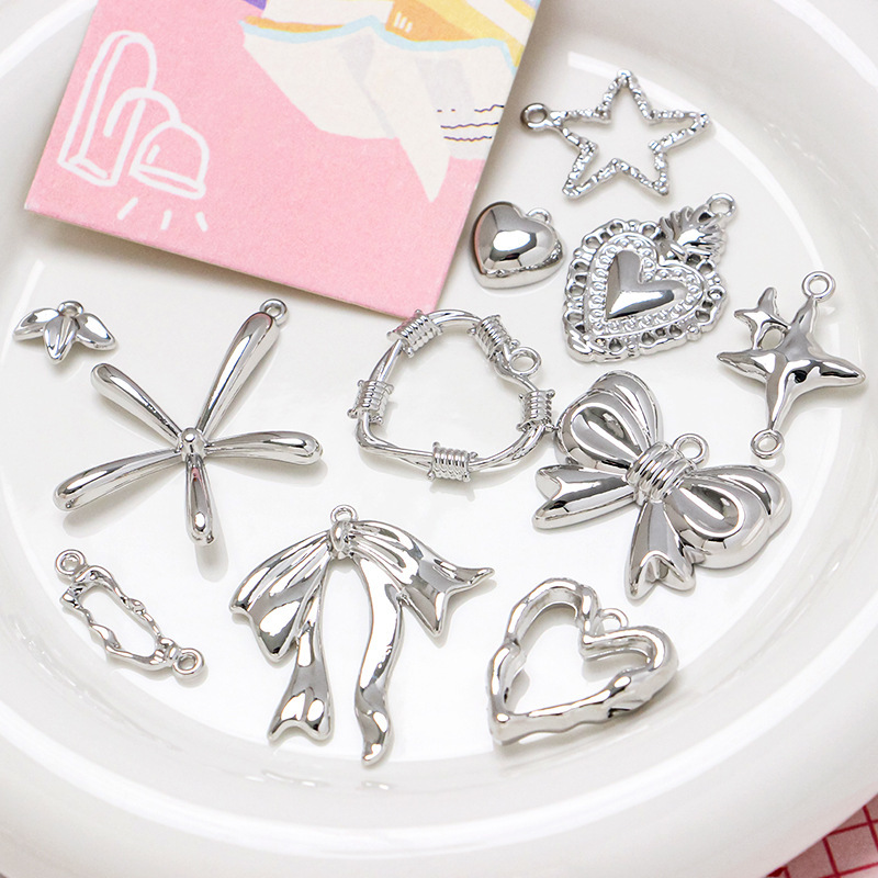 DIY百合蝶結びの愛の星梅の花のアルファベットのペンダントの手作りの材料のネックレスのブレスレットの耳のアクセサリーのペンダント|undefined