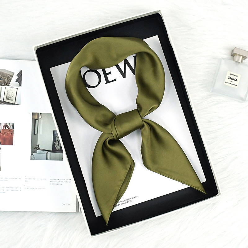 Comercio exterior primavera y otoño bufandas de seda delgadas de color sólido simple 70 bufandas de seda cuadrada de moda para viajes versátiles bufandas de mujer sensación de alto nivel