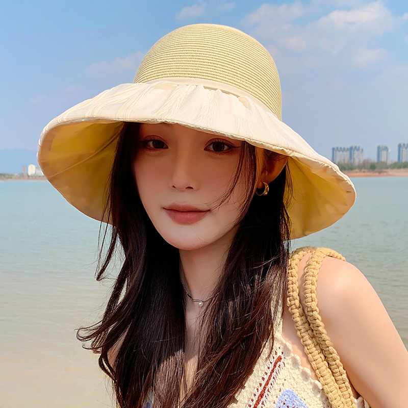 Fashionable elegant knitted sun hat with bow