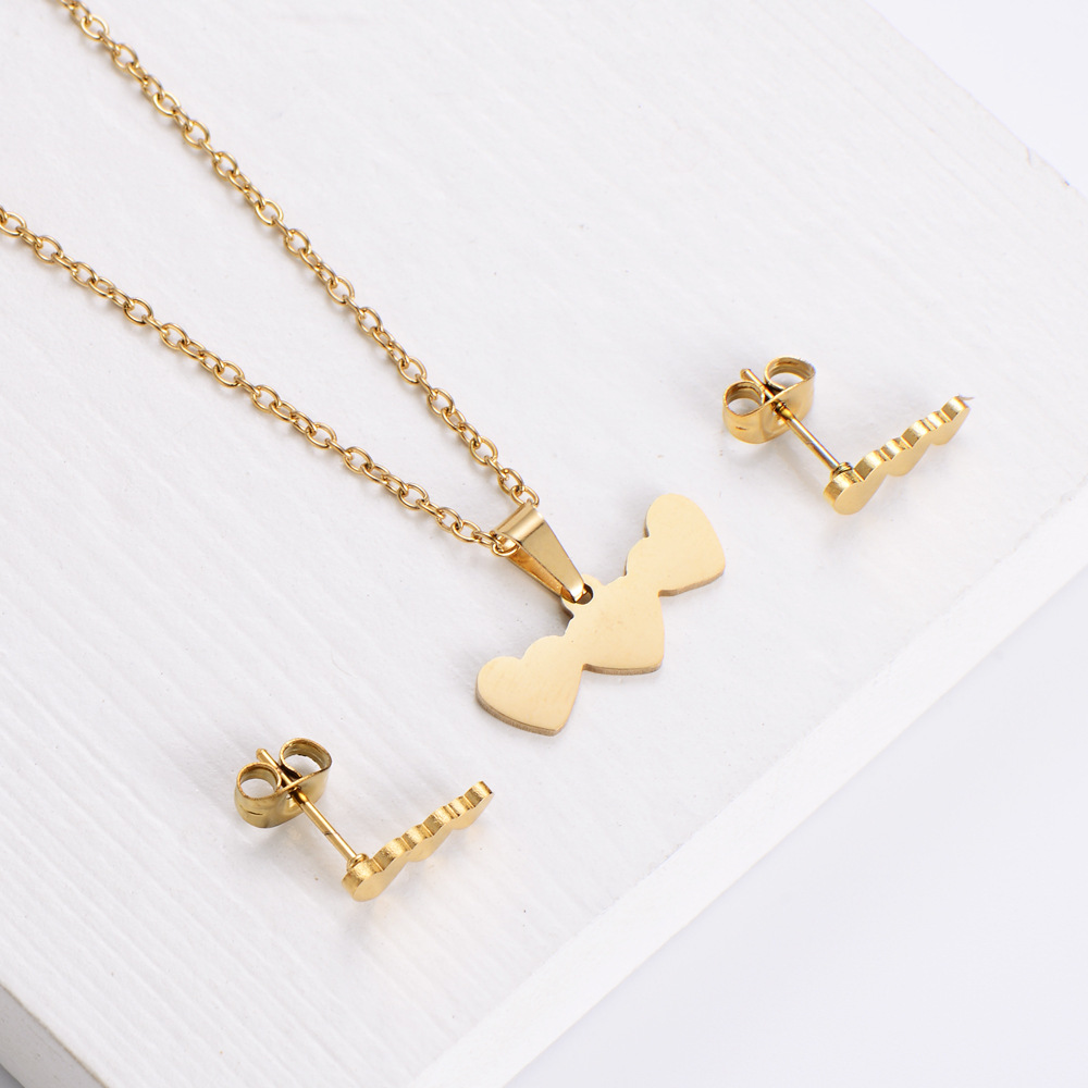 Fashion Stainless Steel Small Glossy Heart Necklace Earrings Set Wholesale Nihaojewelry display picture 3