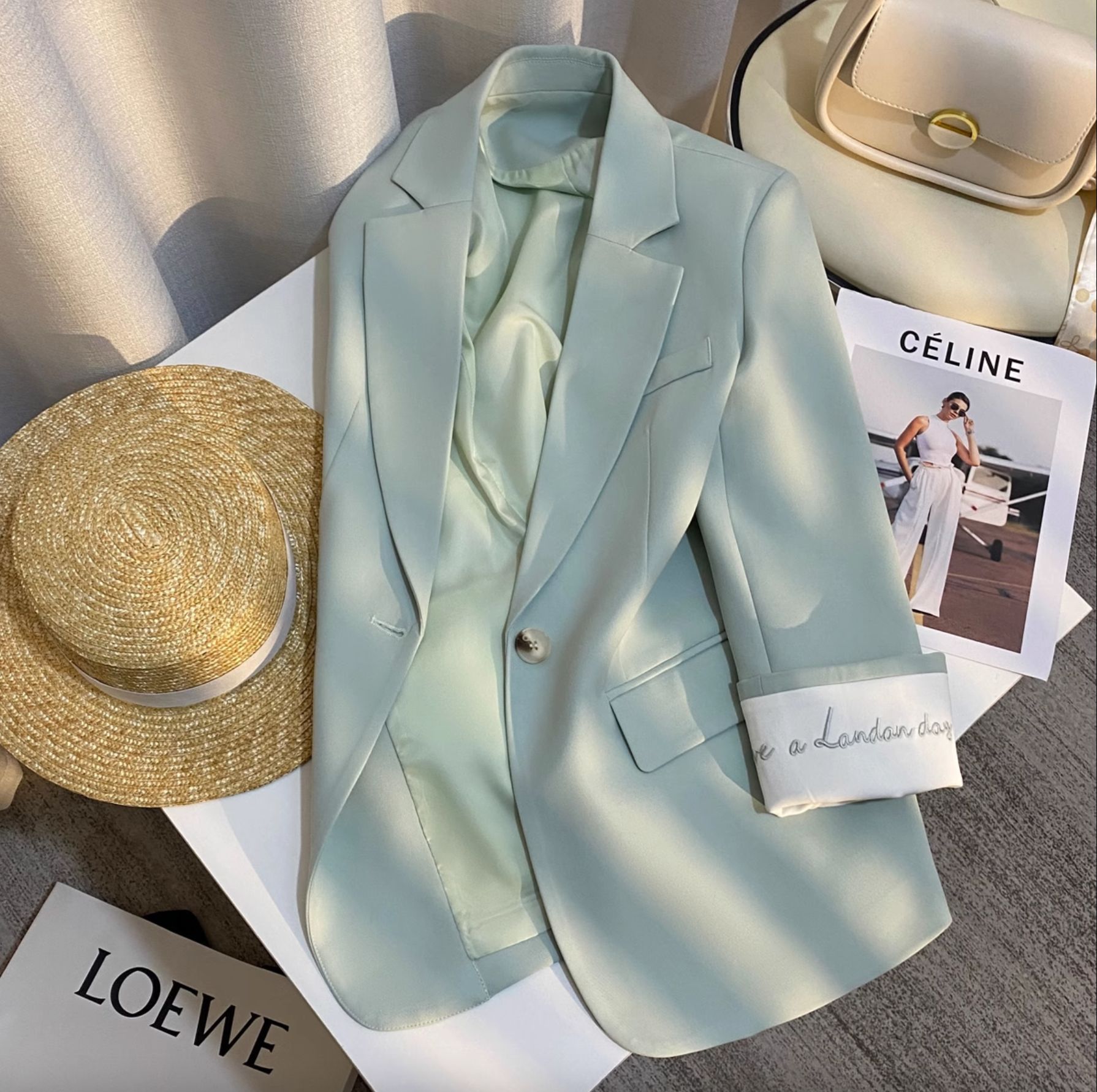 高级质感翡翠绿西装外套女2025春装新款女神范通勤气质休闲小西服