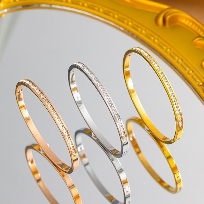 Light Luxury Fashion Diamond-Encrusted Titanium Steel Bracelet for Women Ins Niche Design Single Row Square Diamond High-End Starry Sky Bracelet Trend