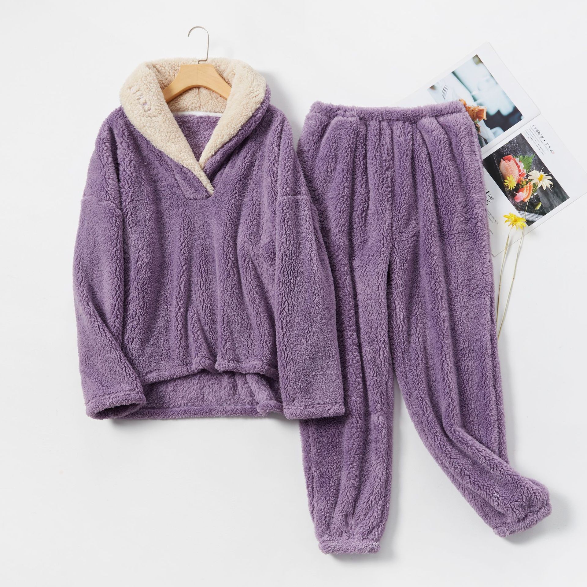 Damen-Winterpyjama für Damen, Korallensamt-Pyjama, Flanell-Revers-Set, verdickte Hauskleidung für Paare_voghion.com