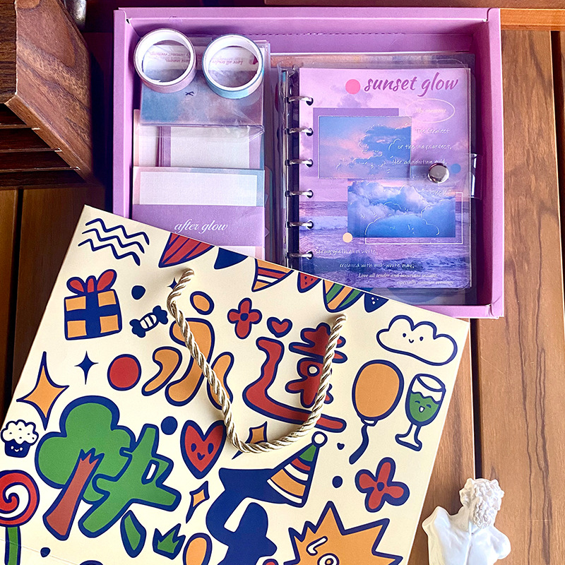 創意誕生日プレゼント実用手帳プレゼント箱男の子と女の子の誕生日プレゼントは学生に学校が始まります。