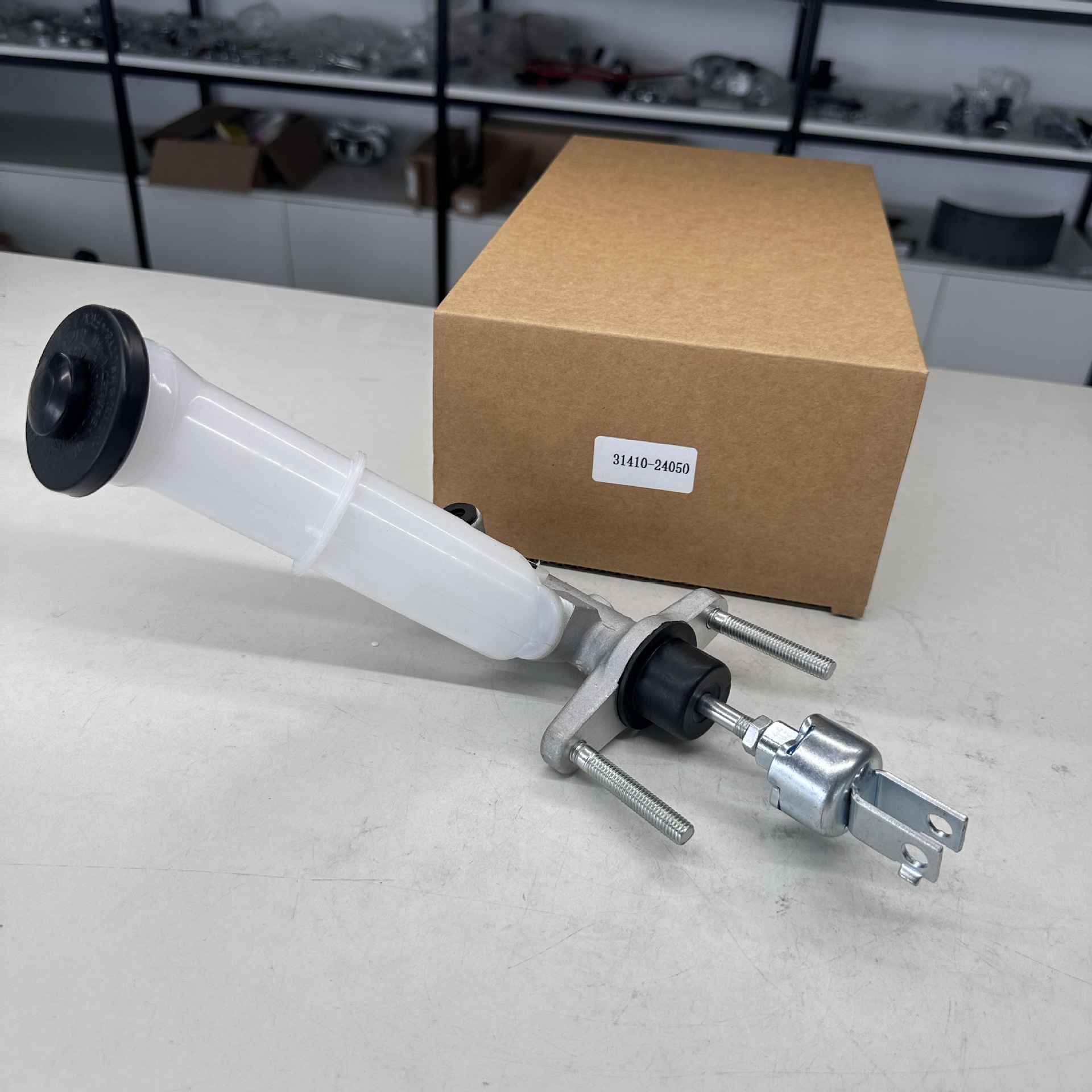 Suitable for Toyota Right-Hand Drive Clutch Master Cylinder 31410-24050 3141024050