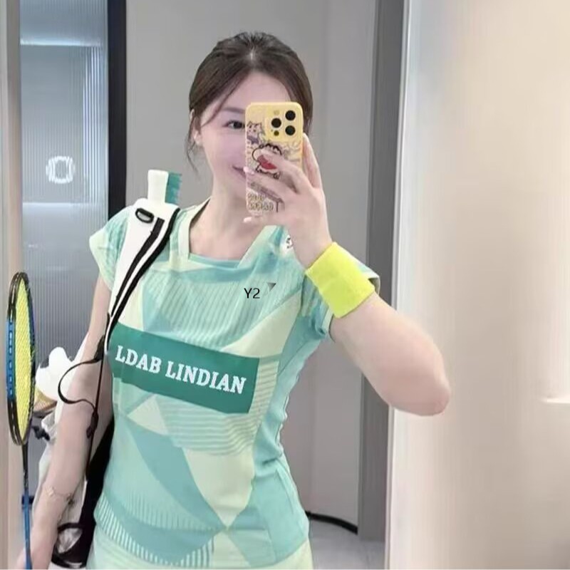 新しいバドミントンユニフォーム男性と女性のための速乾性トップストレーニングユニフォーム競技カップル半袖学生競技ユニフォーム夏 23082|undefined