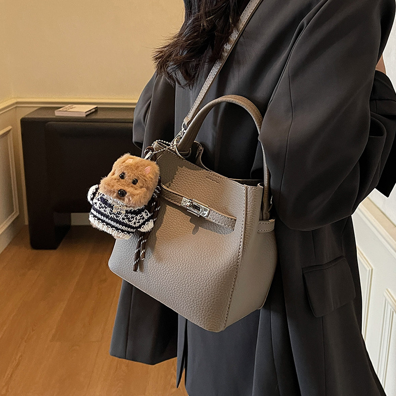 Retro Small Bag for Women 2025 New Fashion Versatile Crossbody Bag Popular Handbag Bucket Bag