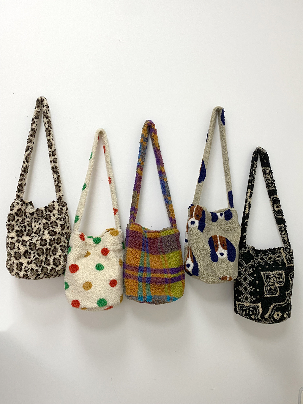 Winter retro one-shoulder bag