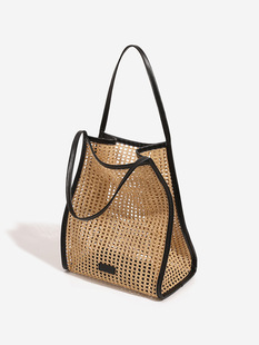 Straw woven beach shoulder bag for leisure, capacious one-shoulder bag