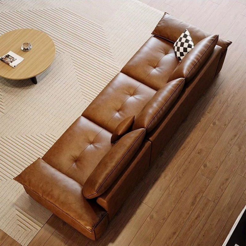 Sofá de cuero de cera retro americano para la sala de estar 2024 nuevo sofá de cuero de tres personas estilo medieval en línea pequeña casa