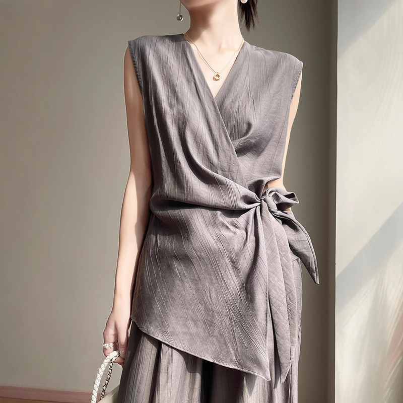 Summer New Sleeveless Vest Women's V-neck Strap Elegant Urban Elegant Peach Blossom Crepe Cross Lace-Up Shirt Top