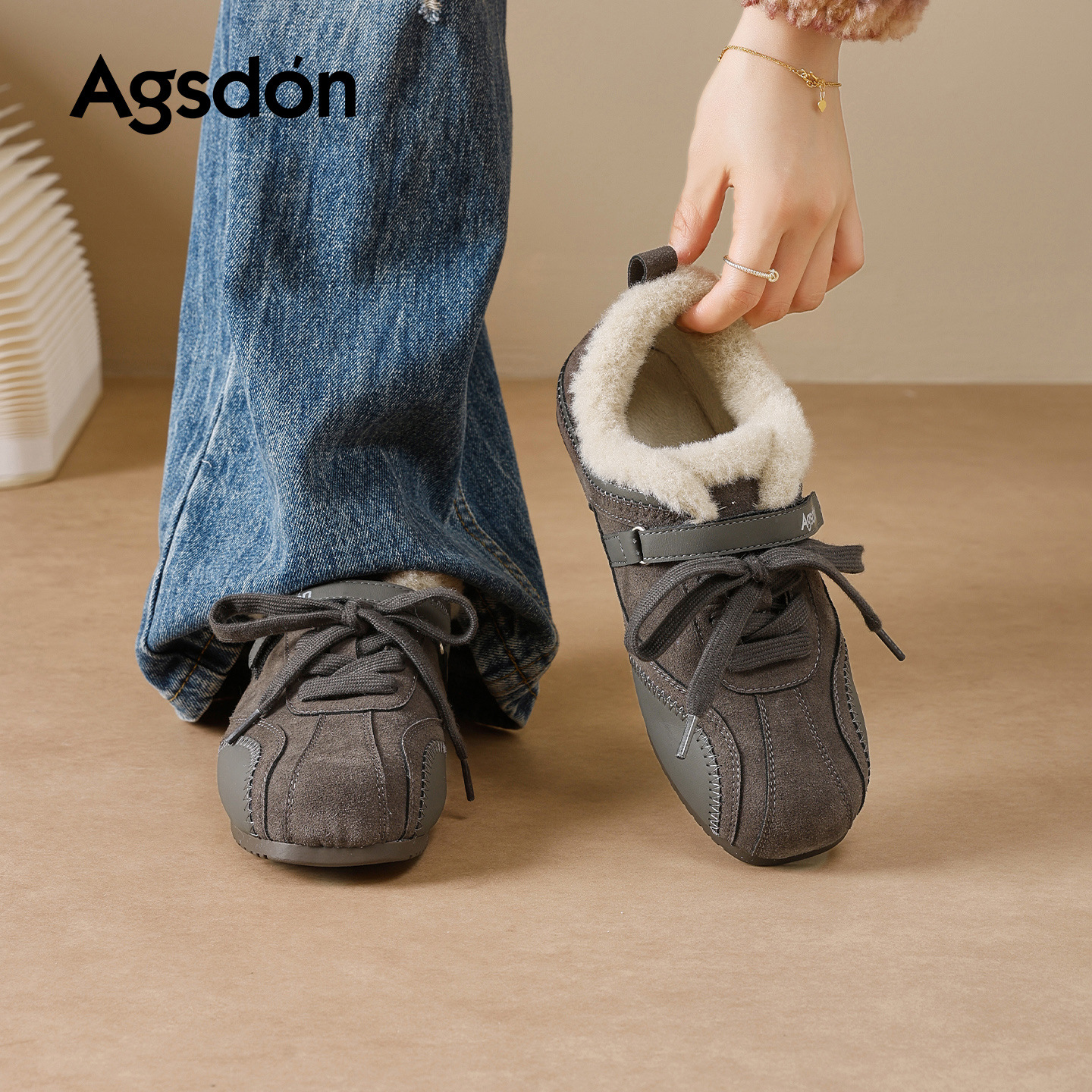 Augu Lion Deng Jia Zapatos de entrenamiento de terciopelo para mujeres 2025 nuevas botas de nieve de invierno de terciopelo grueso Agan zapatos deportivos de algodón