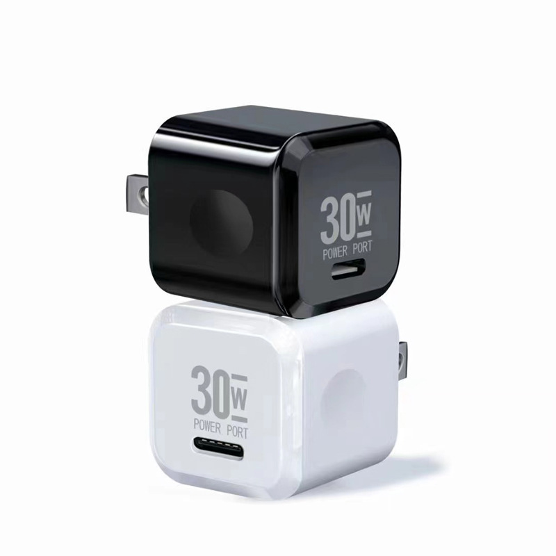 Small ice PD fast charging head for Apple 12 charging head PD30W single port USB fast charging green dot mobile phone charger Small ice PD fast charging head for Apple 12 charging head PD30W single port USB fast charging green dot mobile phone charger