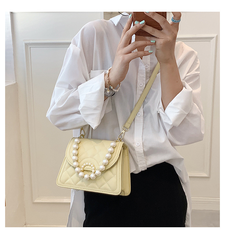 Wholesale Pearl Chain Square Messenger Bag Nihaojewelry display picture 3