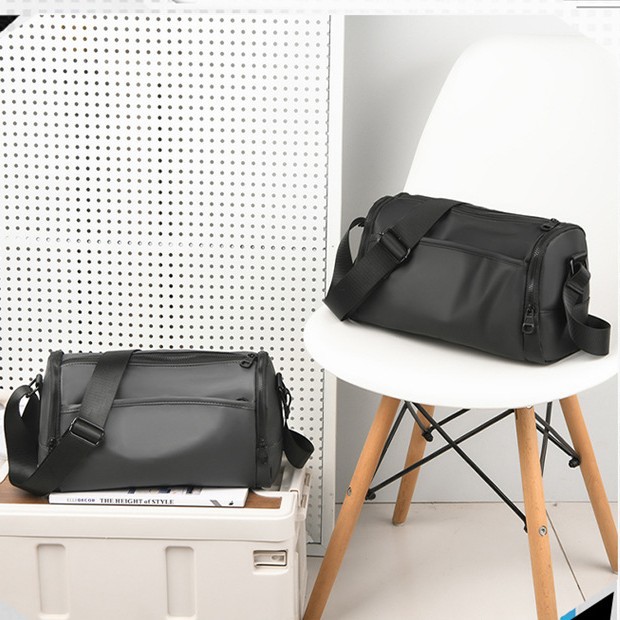 跨境新款高级感皮膜男士小挎包休闲外出单肩包斜挎包男批发印LOGO