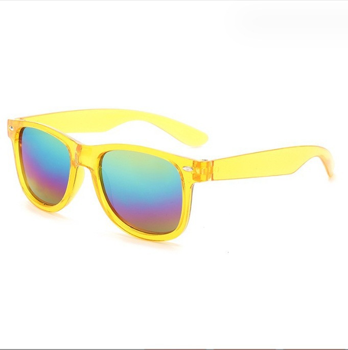 2023 gafas de sol de uñas beige para niños de moda hombres y mujeres gafas de sol de película de color de bebé niños protección solar gafas UV al por mayor