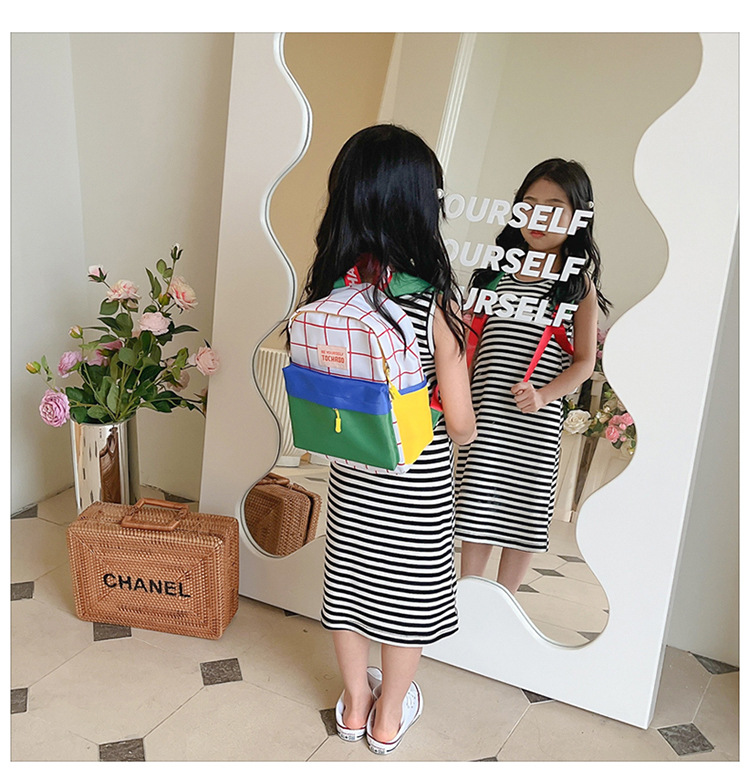 Waterproof 15 Inch Color Block Grid Casual Holiday Kids Backpack display picture 1