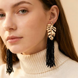 项链;耳钉;耳环