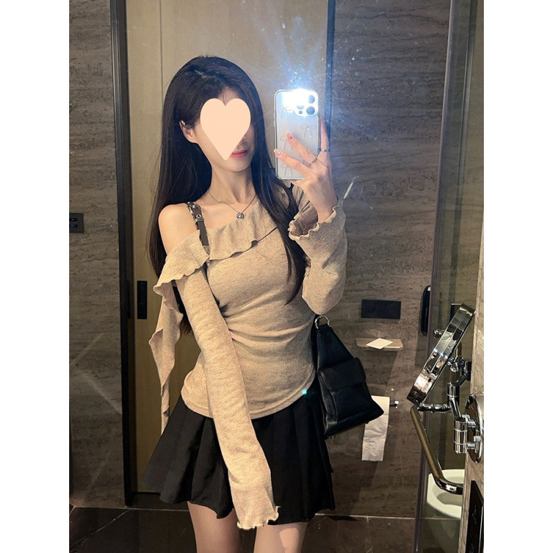 불규칙한 슬레 언트 어깨 리본 니트웨어 여성의 가을 2024 새로운 러플 슬림 핏 주름 긴 소매 탑