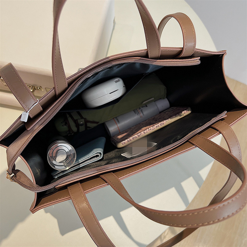 Bolso de hombro transfronterizo de nuevo estilo para mujer Bolso de moda de estilo occidental de gran capacidad Bolso de color sólido de nicho de personalidad Bolsos