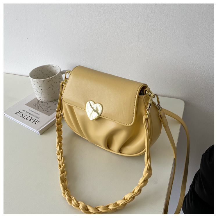 Wholesale Heart Buckle Fold One-shoulder Messenger Small Round Bag Nihaojewelry display picture 130