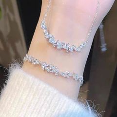 藤の花のブレスレットのネックレスの女性のinsファッションの高級感のアクセサリは軽くて豪華です。