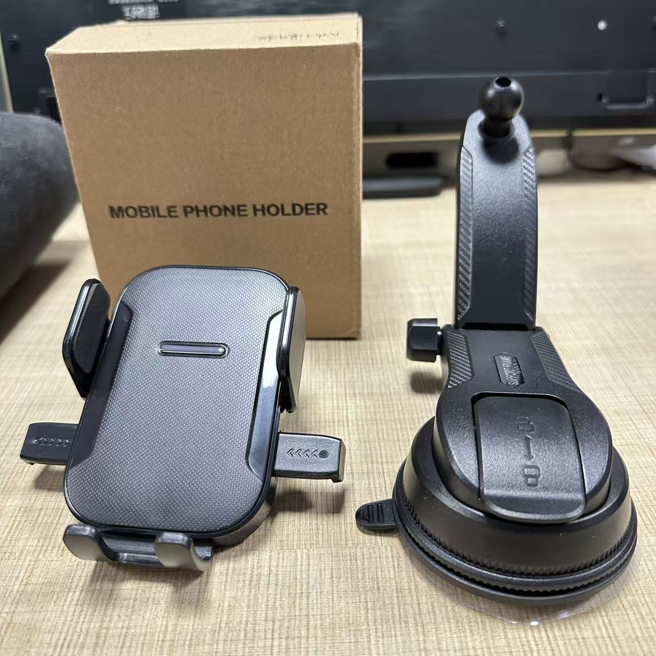 New car mobile phone bracket air outlet instrument navigation bracket automatic lock fixed suction cup bracket spot wholesale