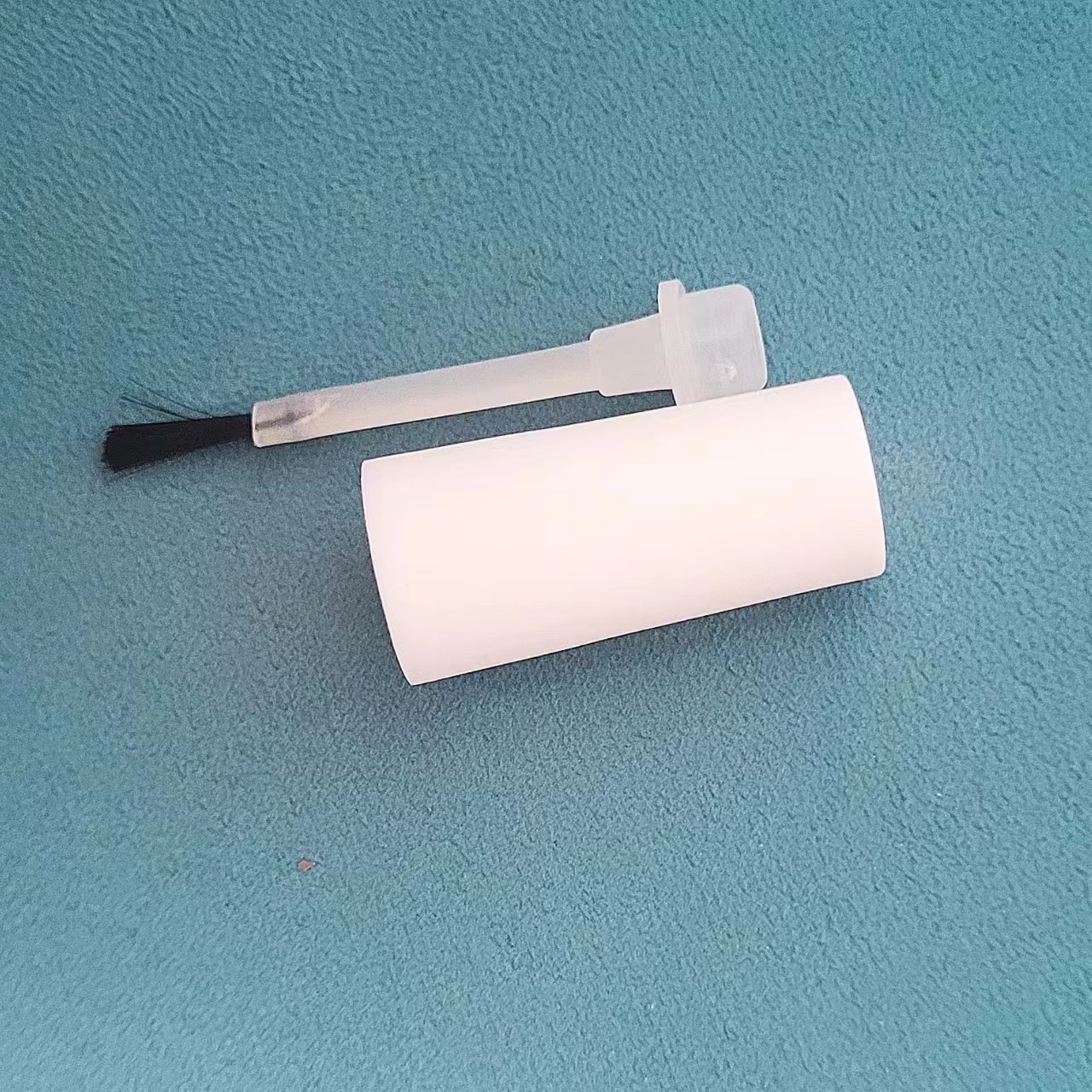 Botella de esmalte de uñas de dos cabezas Botella de pegamento para colorear productos para el cuidado de la piel Botella de maquillaje de subempaque Botella de brillo de labios portátil líquido de diferentes propiedades