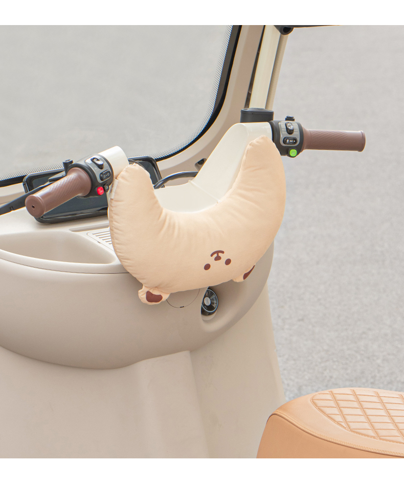 Tricycle children's anti-collision pad is suitable for Aima, Jinpeng, and Yadi, with an extra-thick and enlarged design to protect babies' heads from collisions
