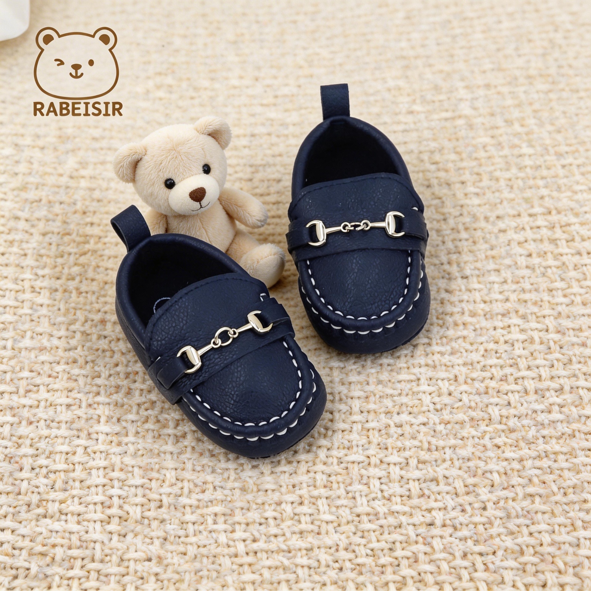 Zapatos de bebé populares de marca transfronteriza para primavera y otoño, zapatos antideslizantes ligeros para primeros pasos, mocasines con cadena pequeña.