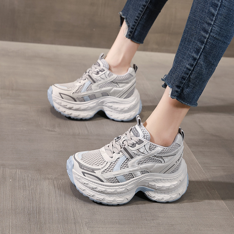 Giày sneaker nữ chunky đế dày lưới thoáng khí tăng chiều cao — màu be