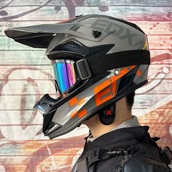 Bright cement gray with 666 color mirror giving glove mask