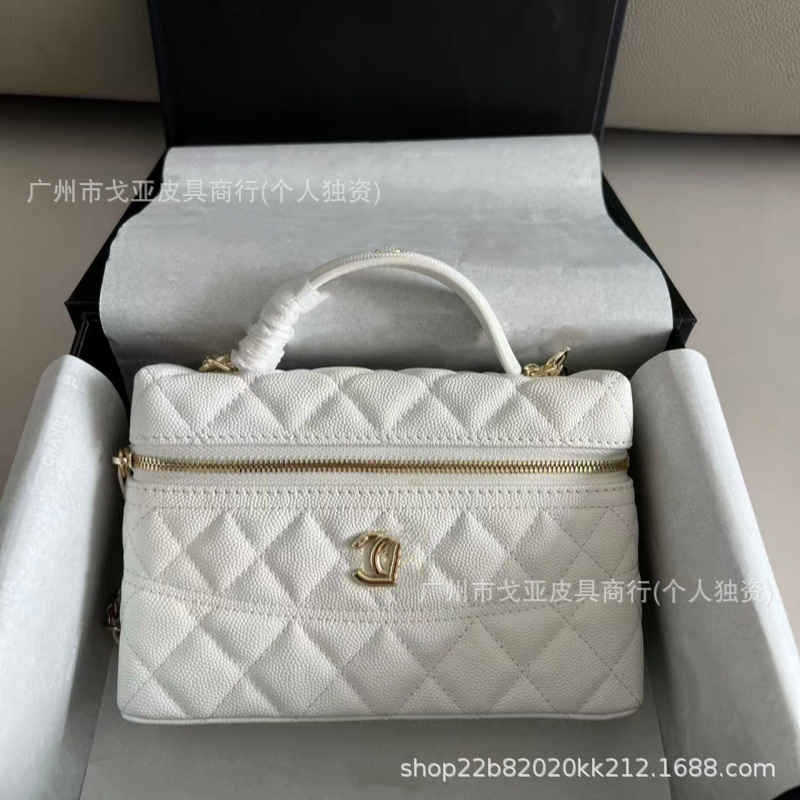 2025 New Luxury Style Quilted Chain Bag Women's Genuine Leather Shoulder Crossbody Bag Versatile Lunch Box Bag Evening Bag Handbag - Thumbnail 3