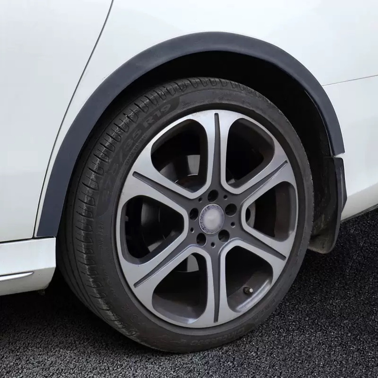 Car Modification Universal Wide Body Wheel Arch Carbon Fiber Anti-Scratch Sticker Decorative Rubber Wheel Arch Anti-Scratch Strip Car Anti-Collision Strip