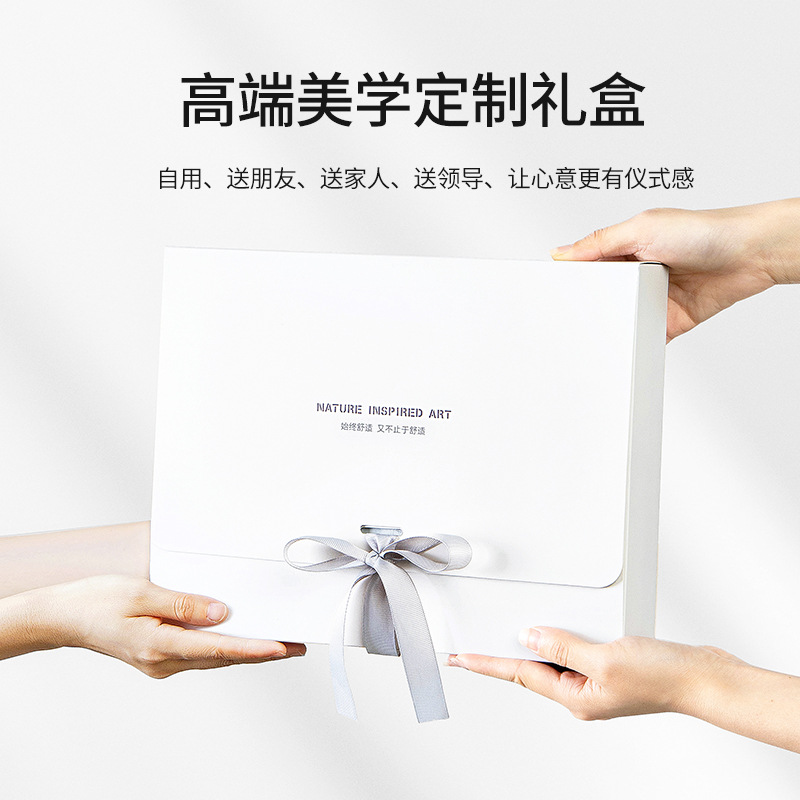 Primavera y verano nuevo estilo 60 algodón modal ropa de hogar para hombres estilo delgado puede salir el conjunto de pijamas del año natal en stock