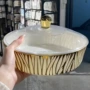 实色圆形酒店桌面盘子