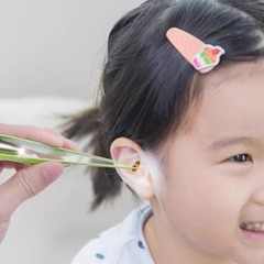 耳の糞ピンセットを挟んで耳の神器を掘って発光して耳のピンセットを取り出します。