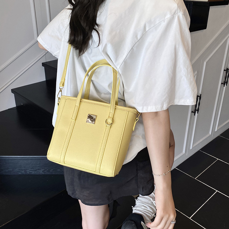 Bolso Tote de moda coreana 2025 verano nuevo estilo bolso de hombro con patrón de lichi bolso de mensajero casual mujer