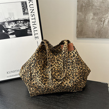 ���Q���y����б����2024�������黨ը�ִ��������ذ��羳Ů��б��