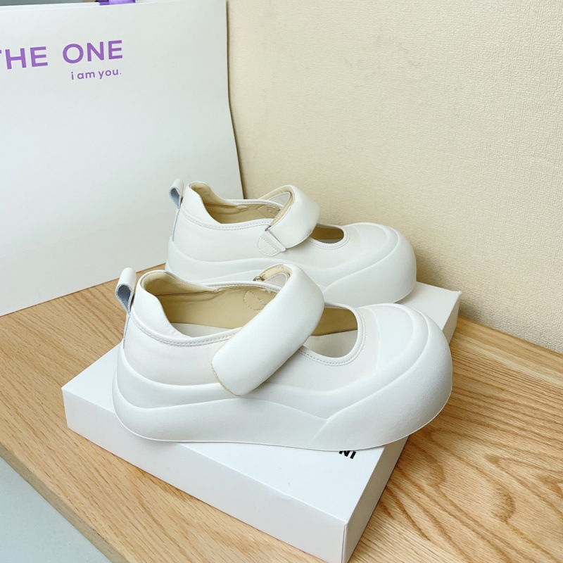 Mary Jane shoes with velcro